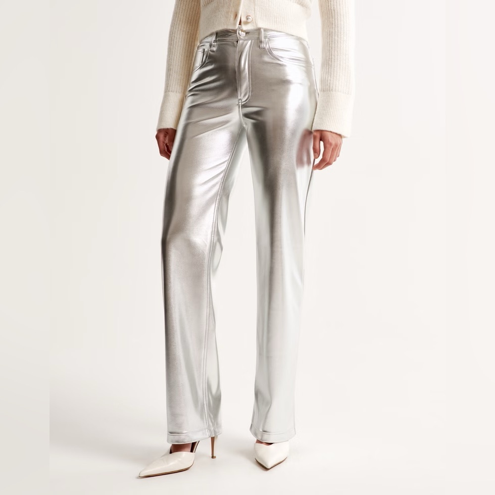 NWT Abercrombie Silver Vegan Leather 90s Straight Relaxed Pant - Size 29 (8R)